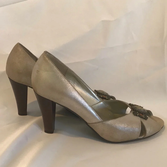 Unisa metallic taupe peep toe size 8.5 - Picture 4 of 6